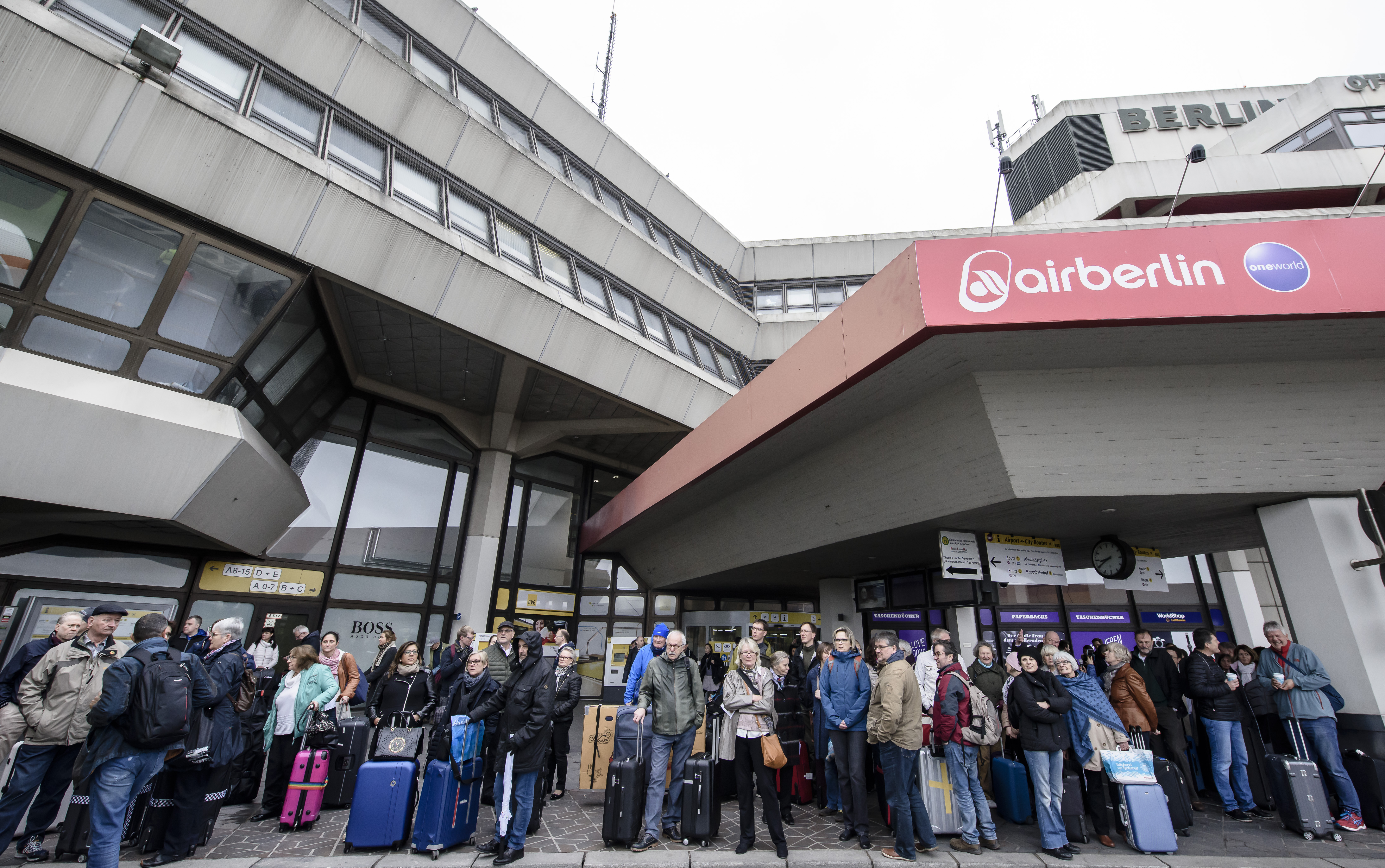 Grevă de 25 de ore pe aeroporturile din Berlin 650 de zboruri vor fi anulate