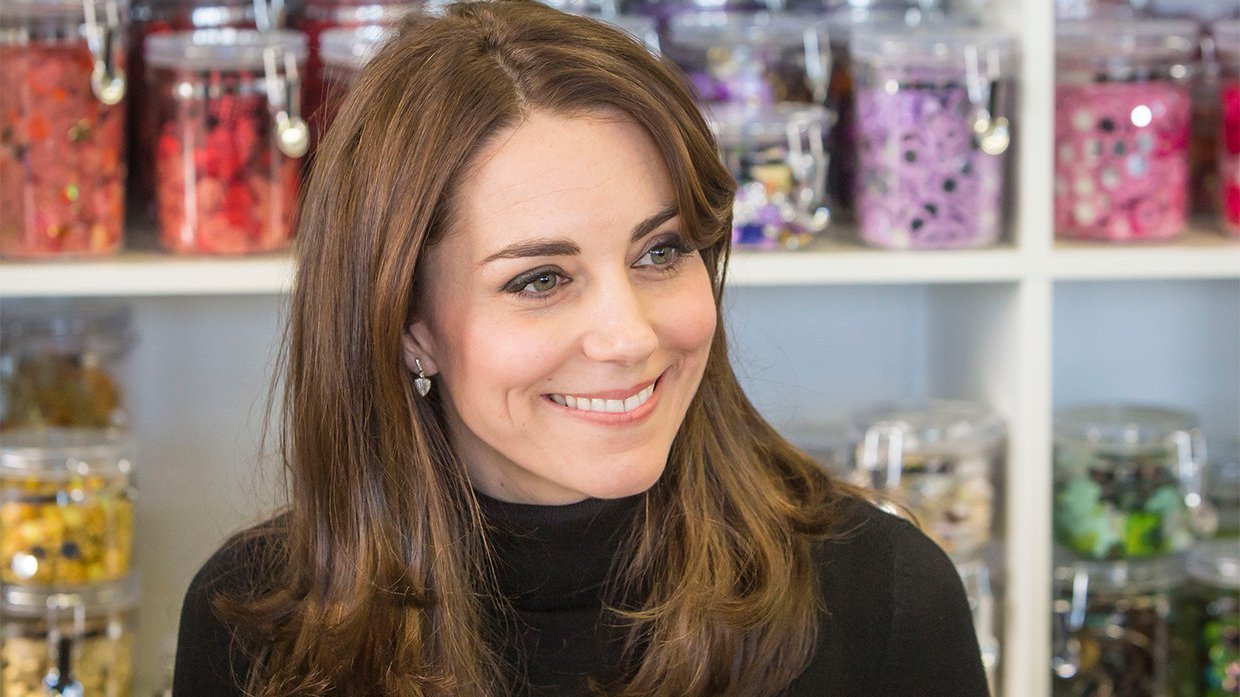 Kate Middleton baie de mulțime în Luxemburg FOTO