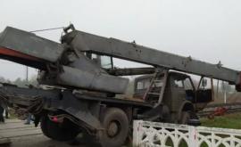 Серьезная авария в Тирасполе автокран врезался в мотовоз ВИДЕО