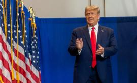 Trump a glumit spunînd că Rusia crede că americanii sînt nebuni