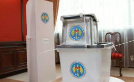Cu urna mobilă la vot Funcționarii se tem să meargă la bătrîni în ziua alegerilor