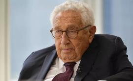 Henry Kissinger Lumea ar putea aluneca spre o catastrofă comparabilă cu Primul Război Mondial