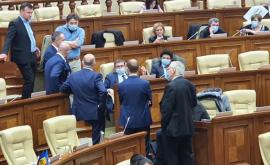 Un deputat a prezentat lista arhitecților haosului din Parlament