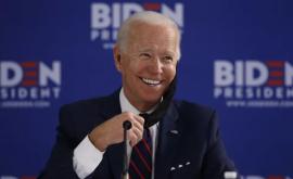 Joe Biden se va vaccina public