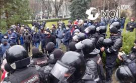 Mesajul unui carabinier care asigură ordinea la protest