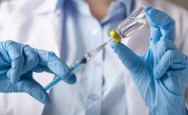 Pfizer a redus pentru a doua oară livrările de vaccin în UE
