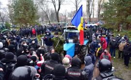 Precizările MAI în legătură cu protestul agricultorilor de la sediul instituției