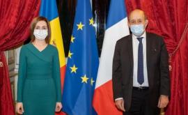 Sandu a discutat despre cooperarea bilaterală cu JeanYves Le Drian