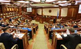 Un proiect care prevede măsuri sociale pentru personalul implicat în combaterea pandemiilor votat