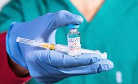 Сколько медработников вакцинированы на второй день кампании иммунизации