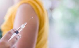 Vaccinul cu care își doresc moldovenii să fie imunizați