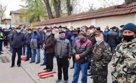 Protestatarii sau adunat din nou în fața Curții Constituționale