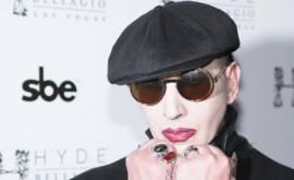 Poliția a emis mandat de arestare pentru cîntărețul Marilyn Manson