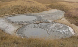 Знали ли вы что в Молдове есть вулканы Они извергают воду и глину