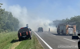 Din cauza unui incendiu izbucnit pe cîmpurile de lîngă Comrat circulația pe traseu a fost închisă