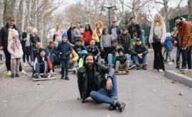 Întrun parc din capitală au avut loc plimbari retro distractive cu trotinetele FOTO