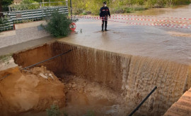 Inundații în sudul Italiei Mai multe drumuri au fost distruse