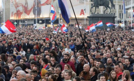 Proteste în Europa Noile restricţii antiCovid au scos oamenii în stradă