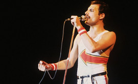 30 de ani de la moartea legendei rock Freddie Mercury