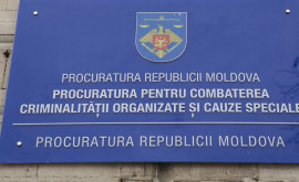 Procurorii peste 40 de învinuiți în schema cu mașini din UE