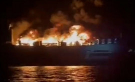 Un feribot cu 288 de persoane la bord a luat foc în Marea Mediterana