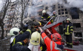 Киев Снаряд попал в девятиэтажный дом