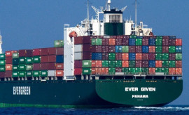 La un an de la incidentul Ever Given o altă navă a companiei Evergreen a rămas blocată