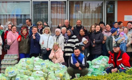 Украинские беженцы в нашей стране получили пасхальные пожертвования
