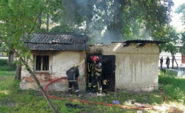 Incendiu în capitală A fost necesară implicarea a 3 echipaje