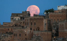 Cele mai spectaculoase imagini cu superLuna sîngerie Cum sa văzut pe glob și de ce unii sau îngrijorat