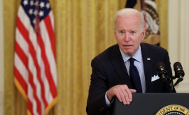 Ratingul lui Biden a scăzut la minime record