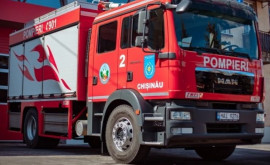 Incendiu puternic în capitală Flăcările înalte de cîțiva metri