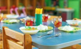 Pavaloi Problema personalului auxiliar și cea a alimentației în instituțiile educaționale sînt stringente