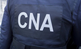 O polițistă reținută de CNA după ce a cerut mită de la un șofer