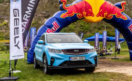 GEELY Running Team GEELY este un brand activ pregătit pentru orice provocări