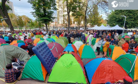 Омбудсмен обратился с призывом к протестующим и полиции