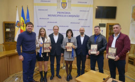 Анастасия Никита и Ирина Рынгач получили премии от столичной мэрии