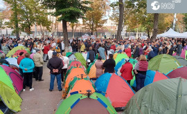 Două moldovence critică protestul organizat de Partidul Șor