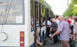 Mai multe unități de transport pentru rutele urbane și suburbane ale capitalei