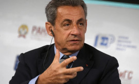 Sarkozy Dansăm pe marginea unui vulcan