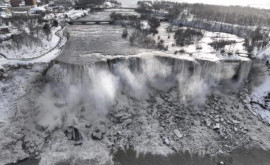 Imagini spectaculoase cu Cascada Niagara înghețată