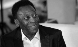 Stadionul Wembley luminat în culorile Braziliei în semn de omagiu pentru Pele