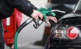 Cum se vor schimba în acest weekend prețurile la carburanți în Moldova 