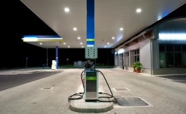 Combustibilul în Moldova continuă să se ieftinească