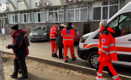 O protestară de la Parlament a avut nevoie de îngrijiri medicale