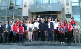 Premii pentru sportivii și antrenorii moldoveni cu succese remarcabile