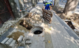 В cтолице вымощенный тротуар снова перекопали разъяснение муниципалитета