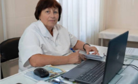 Pensionară Mau rugat să vin pentru că nu au asistentă medicală în școală