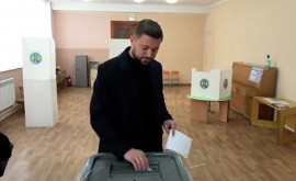 Victor Chironda la secția de vot Sunt sigur că va fi turul doi