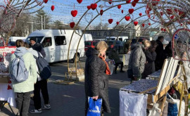 Află unde poți cumpăra mărțișoare suvenire și flori de grădină în capitală